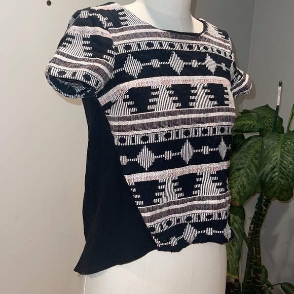 🌸ANTHROPOLGIE EMBROIDERED AZTEC PRINT TOP🌸 - Picture 2 of 5